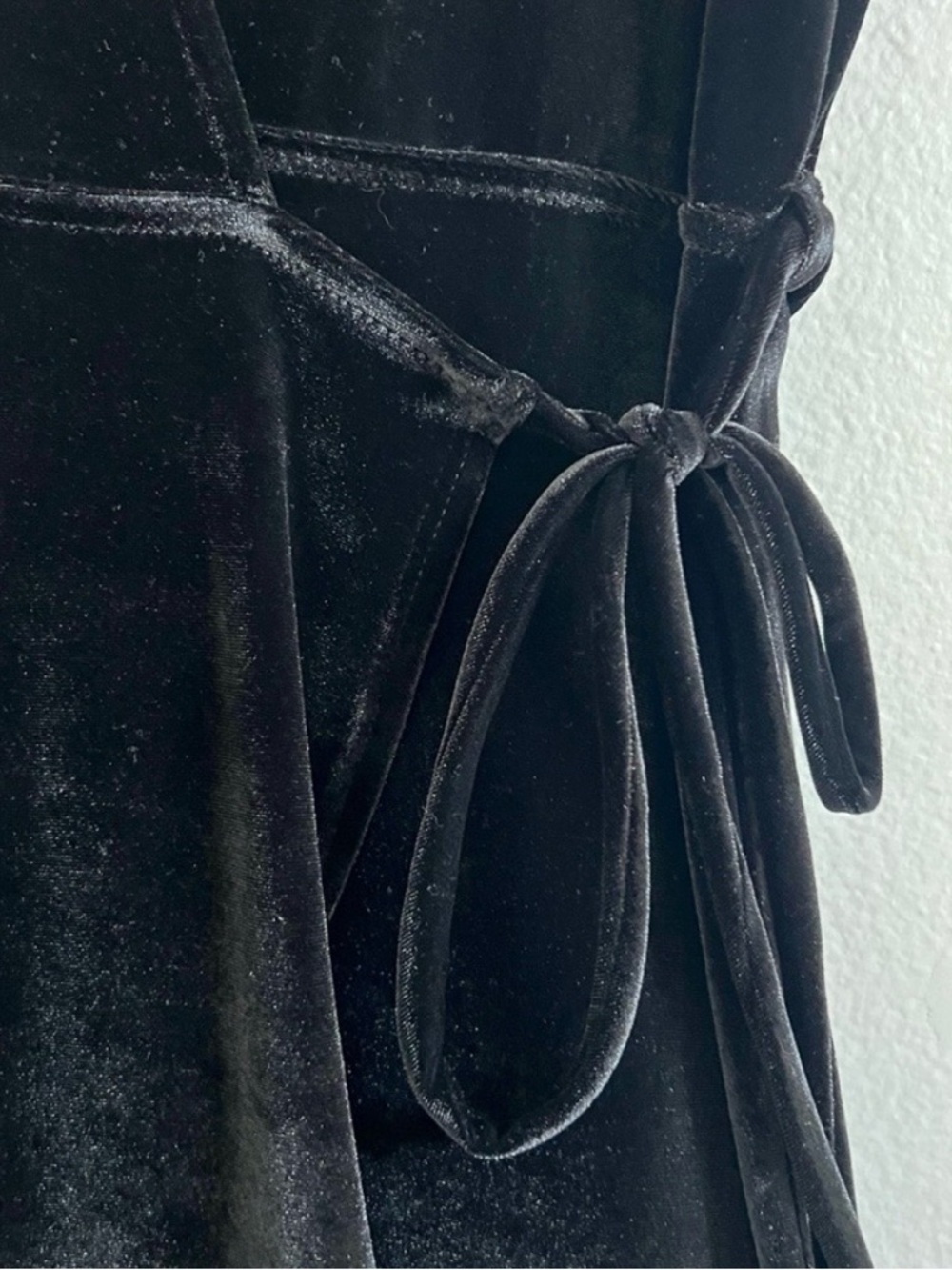 BHLDN | Anthropologie Black Velvet V-Neck Wrap Midi Short Sleeve Dress - Size XS - Picture 5 of 9